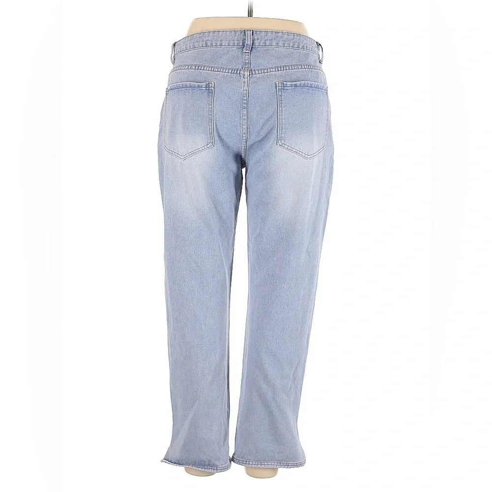 Light Wash Boyfriend Jeans